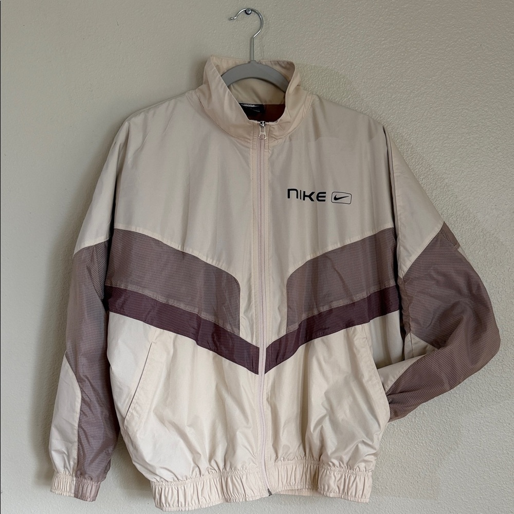 💜Nike Cream and Mauve Windbreaker Jacket